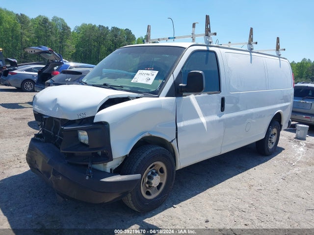 Chevrolet Express 2500 Work Van 2015 1GCWGFCF2F1196874 Image 2
