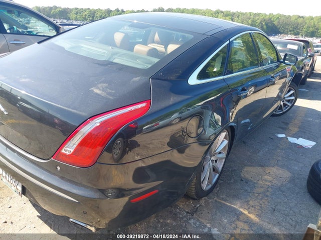 2011 JAGUAR XJ SAJWA1CB7BLV19866 Photo 3