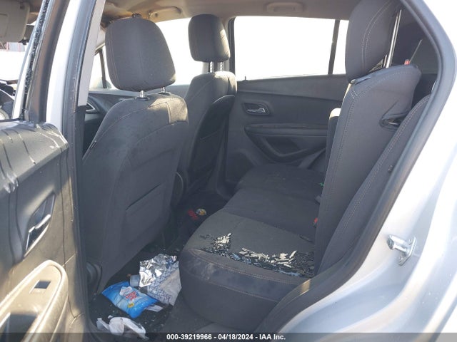Chevrolet TRAX LS 2019 3GNCJKSB4KL286789 Image 8
