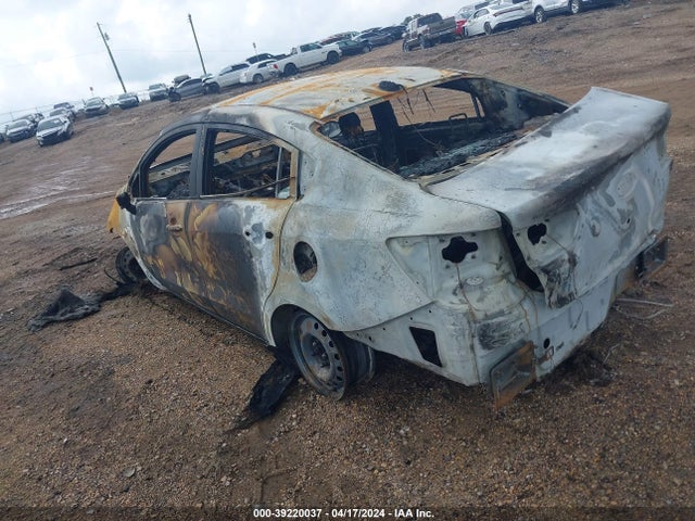 KNADM4A3XF6438663 KIA RIO LX