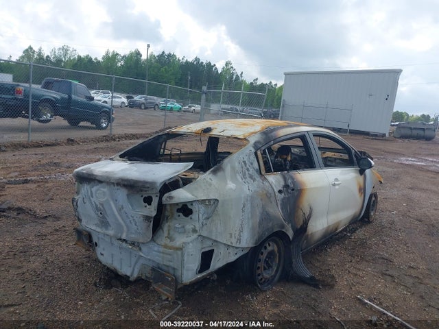 KNADM4A3XF6438663 KIA RIO LX