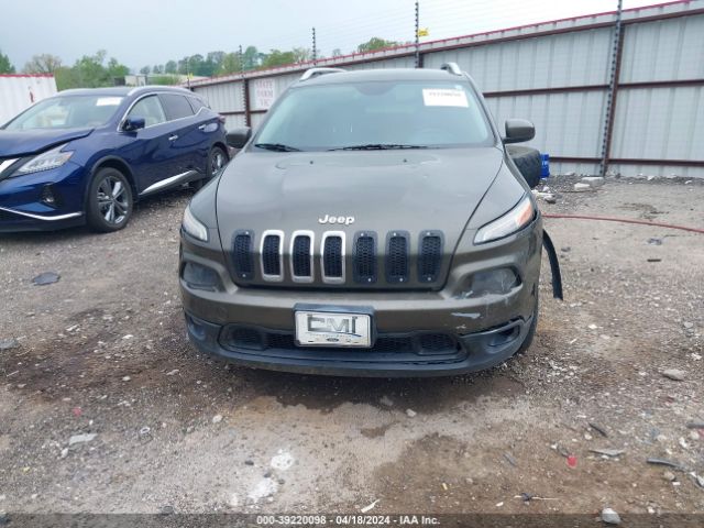 1C4PJLCB4EW261694 Jeep Cherokee Latitude