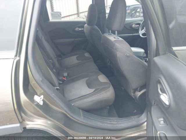 1C4PJLCB4EW261694 Jeep Cherokee Latitude