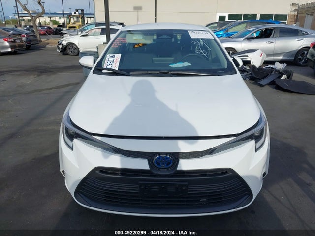 Toyota Corolla Hybrid Le 2024 JTDBCMFE7R3040811 Image 13