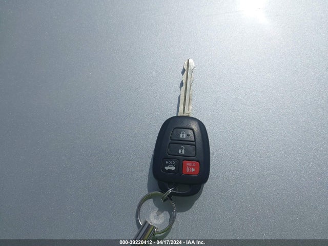 Toyota COROLLA LE 2016 5YFBURHE3GP448119 Image 11