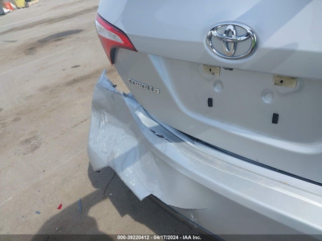 Toyota COROLLA LE 2016 5YFBURHE3GP448119 Image 17