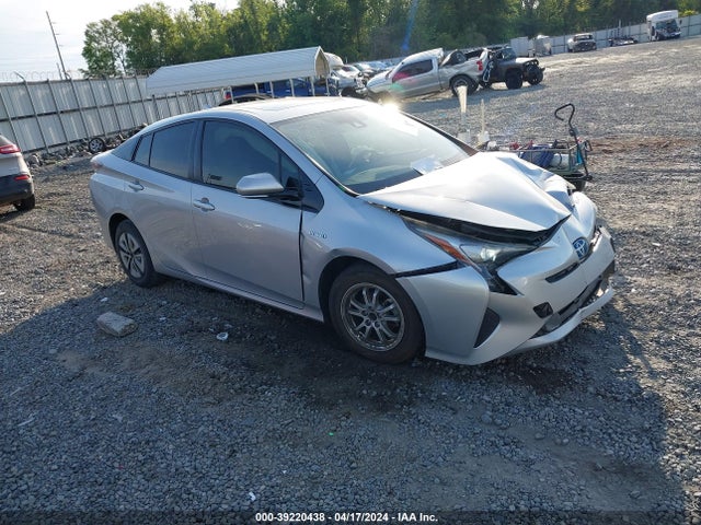 Toyota Prius Three 2016 JTDKARFU5G3005384 главное изображение