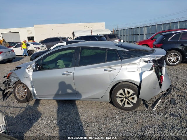 Toyota Prius Three 2016 JTDKARFU5G3005384 Image 14