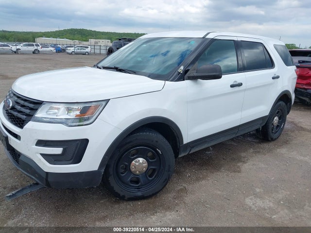 Ford Utility Police Interceptor 2016 1FM5K8AR1GGA01621 Image 2