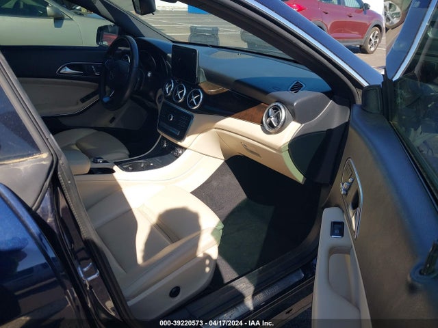 WDDSJ4EB6KN711317 Mercedes-Benz CLA