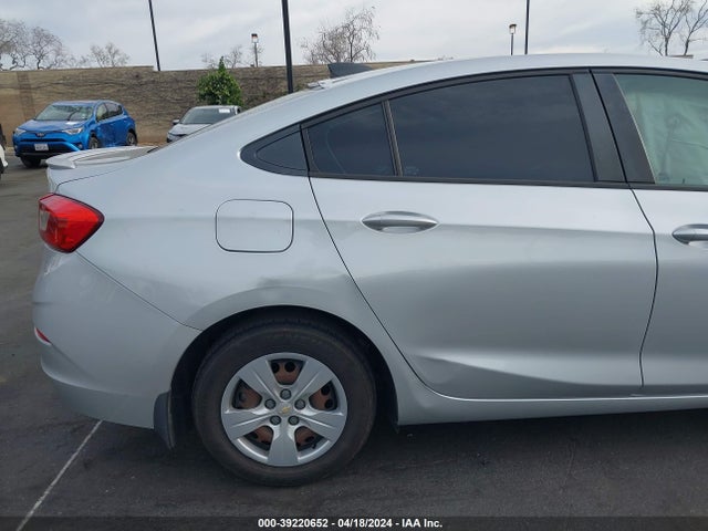 Chevrolet Cruze Ls Auto 2018 1G1BC5SM5J7248534 Image 12