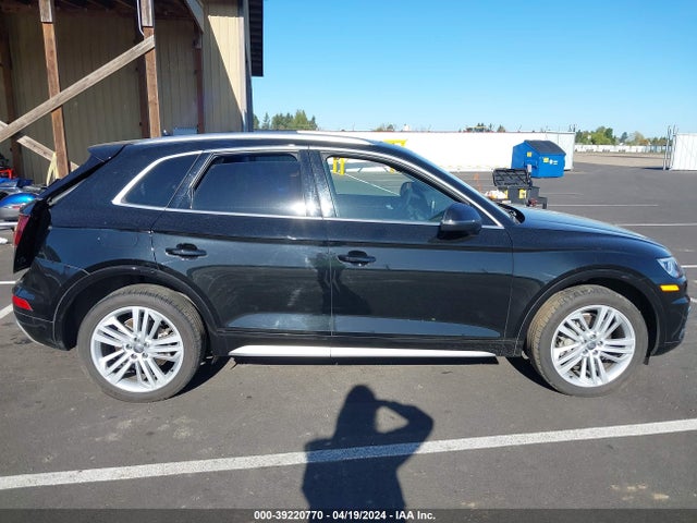 WA1BNAFY8J2085716 Audi Q5 2.0t Premium/2.0t Tech Premium