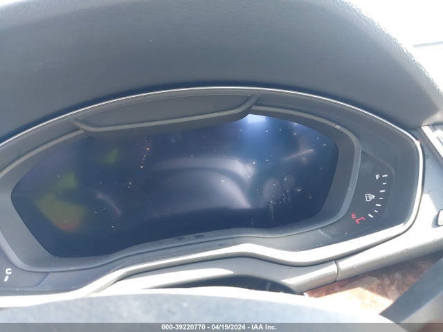 WA1BNAFY8J2085716 Audi Q5 2.0t Premium/2.0t Tech Premium