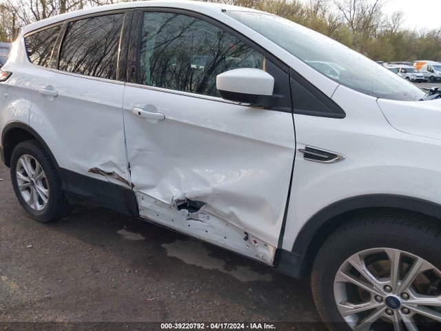 Ford ESCAPE SE 2019 1FMCU0GD5KUC07677 Image 17