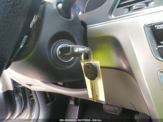 Hyundai SONATA SE 2016 5NPE24AFXGH285152 Image 11