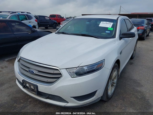 Ford TAURUS SE 2017 1FAHP2D87HG135804 Image 2