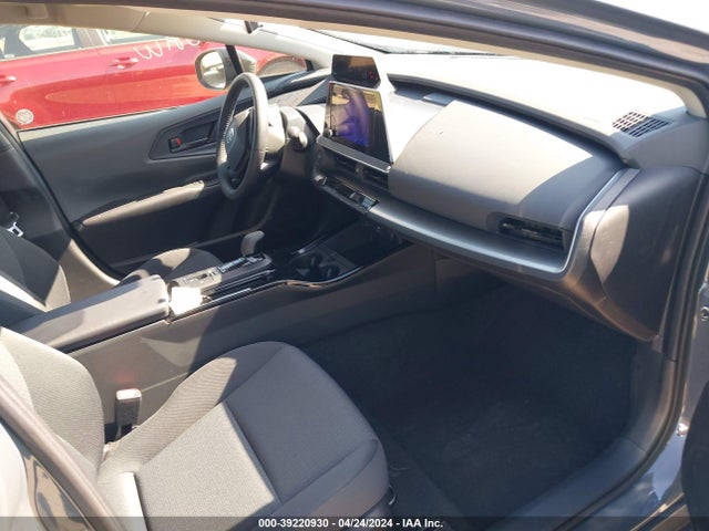 Toyota Prius Le 2024 JTDACAAU4R3017138 Image 5