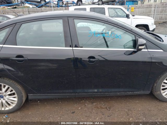 1FADP3J25JL332407 Ford Focus Titanium