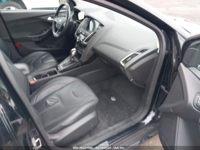 1FADP3J25JL332407 Ford Focus Titanium