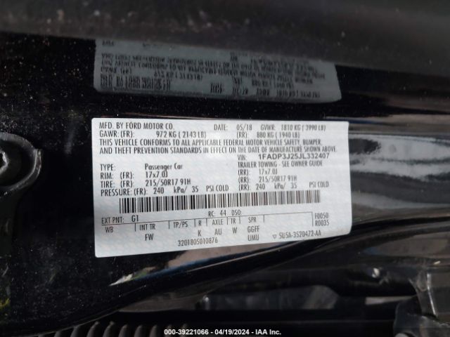 1FADP3J25JL332407 Ford Focus Titanium