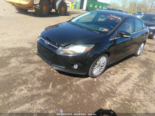 Ford Focus Titanium 2014 1FADP3J26EL240146 Image 2