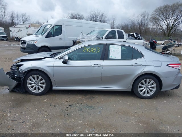Toyota CAMRY LE 2018 4T1B11HK7JU652153 Image 15
