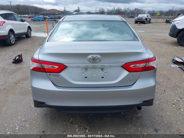 Toyota CAMRY LE 2018 4T1B11HK7JU652153 Image 17