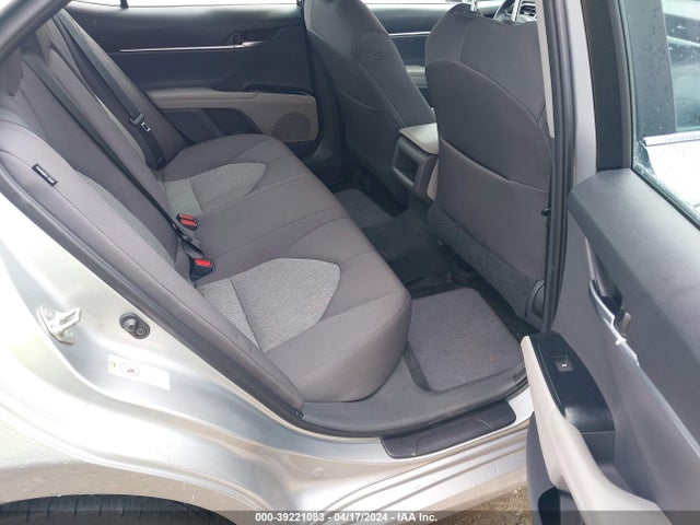 Toyota CAMRY LE 2018 4T1B11HK7JU652153 Image 8