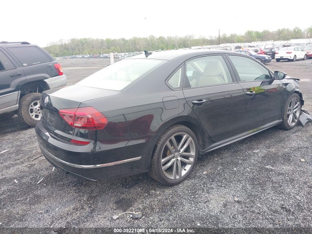 1VWAA7A38JC048426 Volkswagen Passat 2.0t R-line/2.0t S