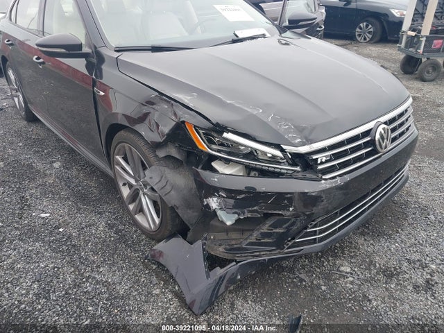 1VWAA7A38JC048426 Volkswagen Passat 2.0t R-line/2.0t S
