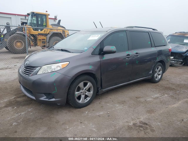 Toyota Sienna Le 8 Passenger 2015 5TDKK3DC7FS588283 Image 2