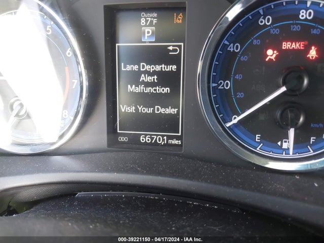Toyota COROLLA SE 2019 5YFBURHE6KP938756 Image 15