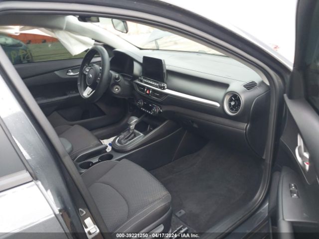 3KPF24AD9KE008928 KIA Forte Lxs