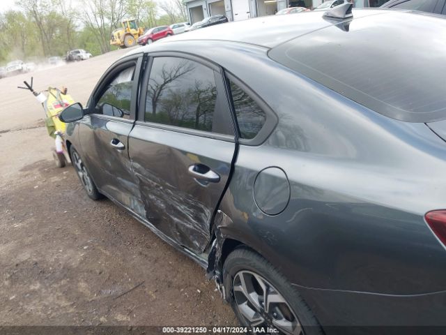 3KPF24AD9KE008928 KIA Forte Lxs