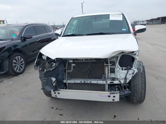 Toyota 4RUNNER SR5 2018 JTEZU5JR3J5179687 Image 13