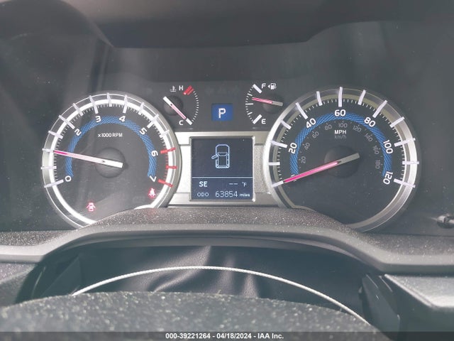 Toyota 4RUNNER SR5 2018 JTEZU5JR3J5179687 Image 16