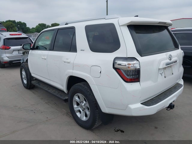 Toyota 4RUNNER SR5 2018 JTEZU5JR3J5179687 Image 3