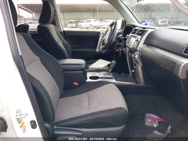 Toyota 4RUNNER SR5 2018 JTEZU5JR3J5179687 Image 5