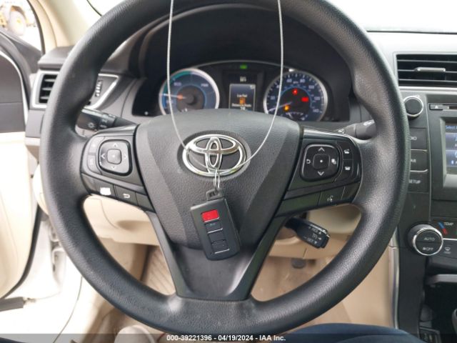4T1BD1FKXHU205966 Toyota Camry Hybrid Le