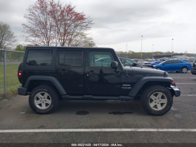 1C4BJWDG1JL860960 Jeep Wrangler Jk Unlimited Sport S 4x4