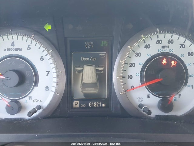 39221460 :رقم المزاد ، 5TDXZ3DC7JS949294 vin ، 2018 Toyota Sienna Se Premium 8 Passenger مزاد بيع