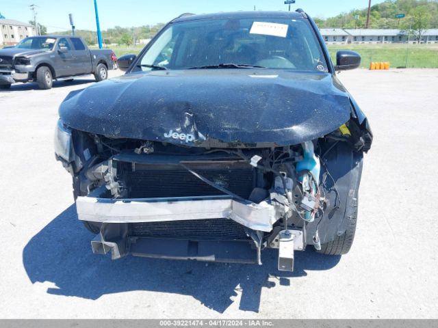 3C4NJCBB6JT374622 Jeep Compass Latitude Fwd