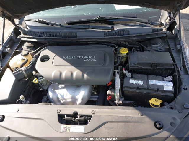 1C3CCCBB8FN663661 Chrysler 200 S