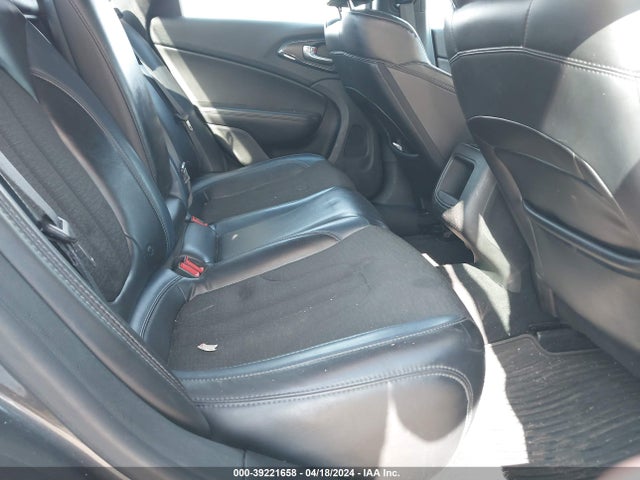 1C3CCCBB8FN663661 Chrysler 200 S