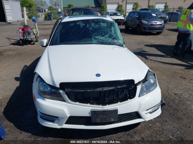 WDDGF8AB2ER303818 Mercedes-Benz C 300 Luxury 4matic/sport 4matic