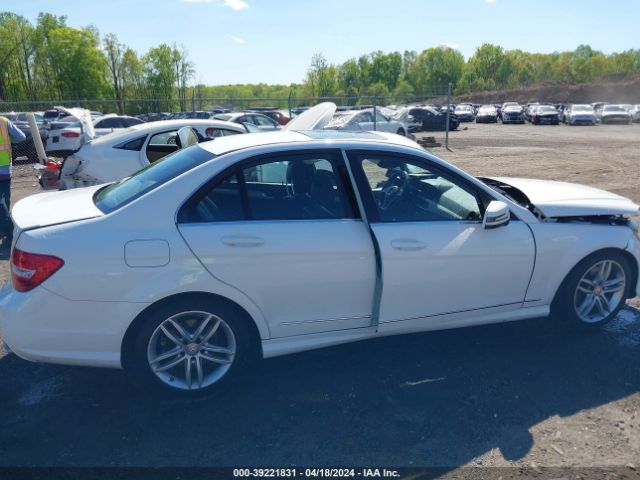 WDDGF8AB2ER303818 Mercedes-Benz C 300 Luxury 4matic/sport 4matic