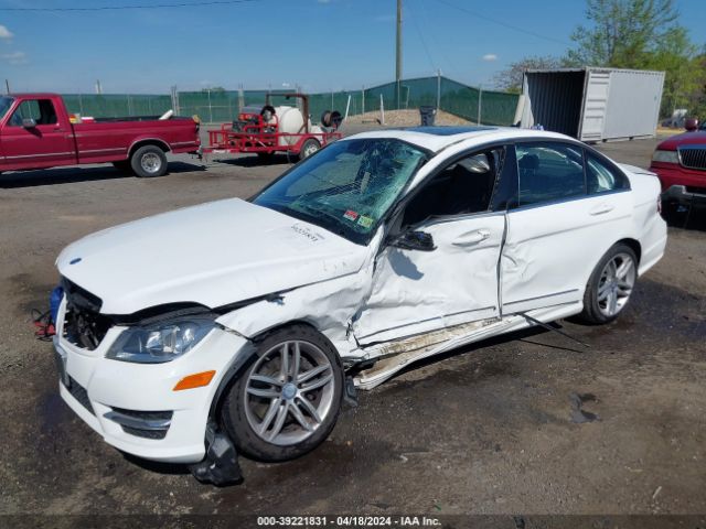 WDDGF8AB2ER303818 Mercedes-Benz C 300 Luxury 4matic/sport 4matic