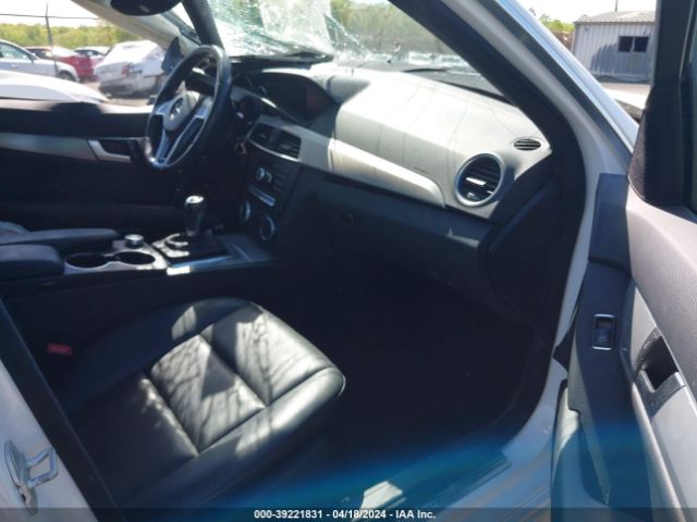 WDDGF8AB2ER303818 Mercedes-Benz C 300 Luxury 4matic/sport 4matic