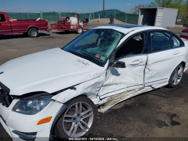 WDDGF8AB2ER303818 Mercedes-Benz C 300 Luxury 4matic/sport 4matic