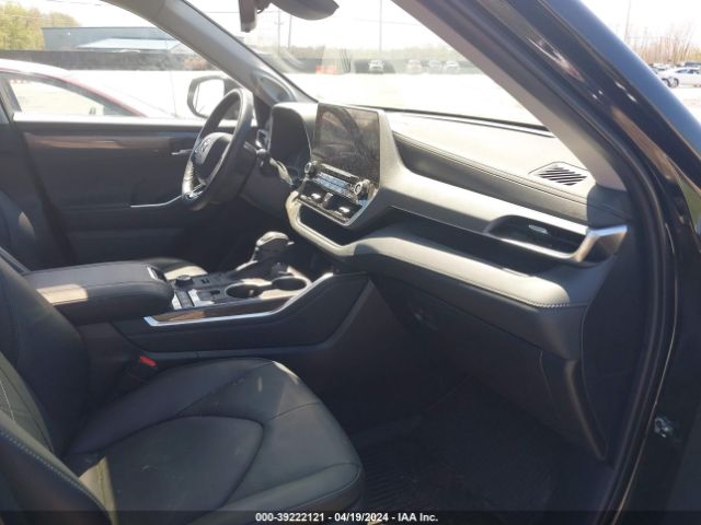 5TDFZRBH8NS232325 Toyota Highlander Platinum